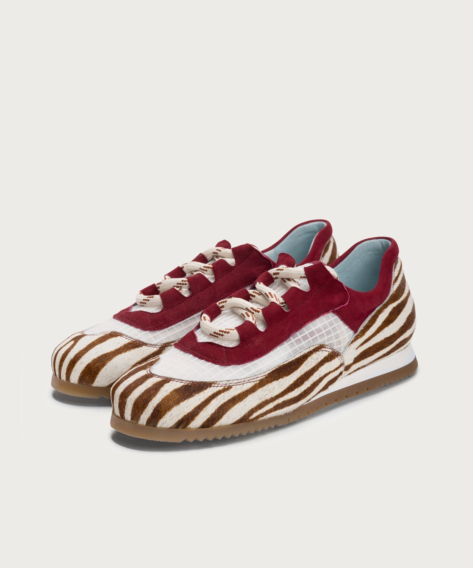 Running Clavelina Camel